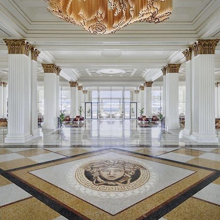 Palazzo Versace Dubai Ngoại thất bức ảnh The lobby of the Four Seasons Hotel