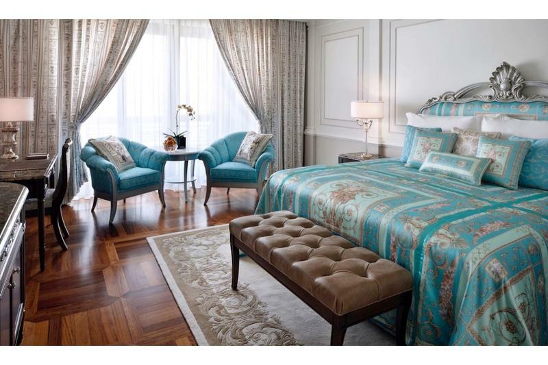 Palazzo Versace Dubai Ngoại thất bức ảnh A bedroom at the Four Seasons Hotel